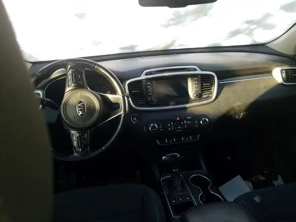 5XYPGDA58HG319308 2017 KIA SORENTO - Image 8