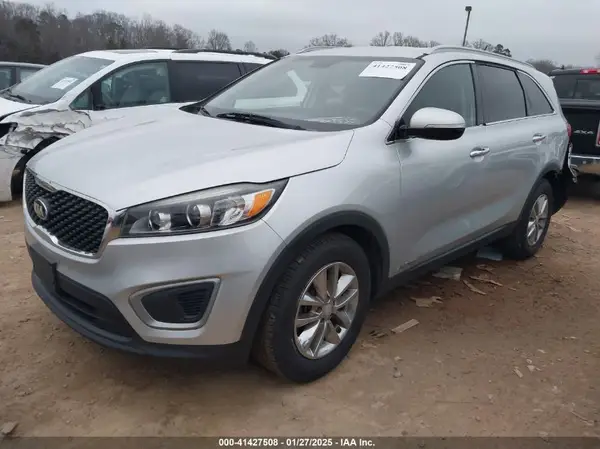 5XYPGDA58HG320331 2017 KIA SORENTO - Image 2