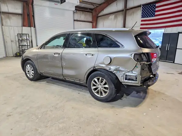 5XYPGDA58HG326193 2017 KIA SORENTO - Image 2