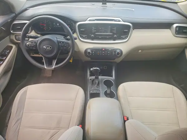 5XYPGDA58HG335363 2017 KIA SORENTO - Image 8
