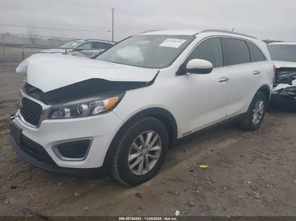 5XYPGDA58JG343470 2018 KIA SORENTO - Image 2