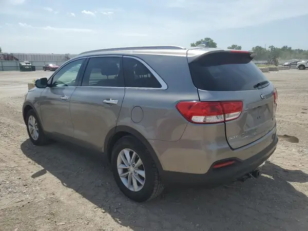 5XYPGDA58JG365582 2018 KIA SORENTO - Image 2