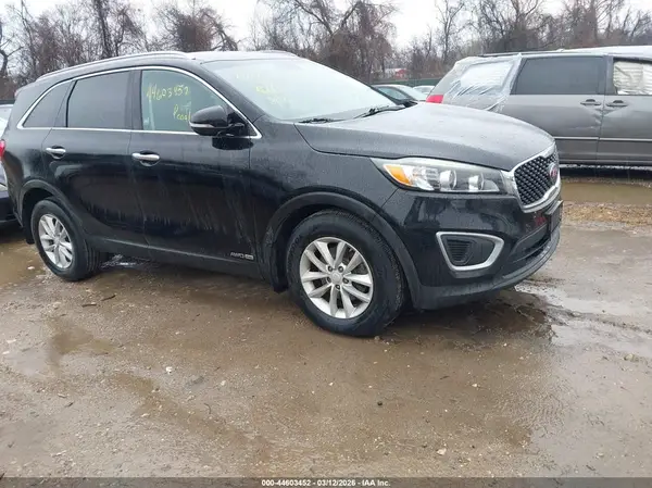 5XYPGDA58JG369163 2018 KIA SORENTO - Image 1