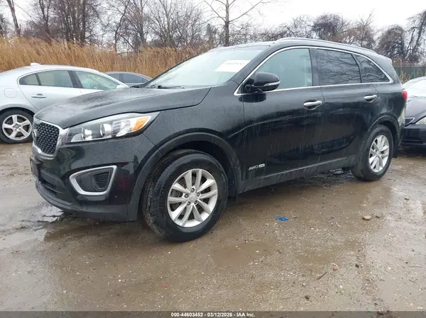 5XYPGDA58JG369163 2018 KIA SORENTO - Image 2