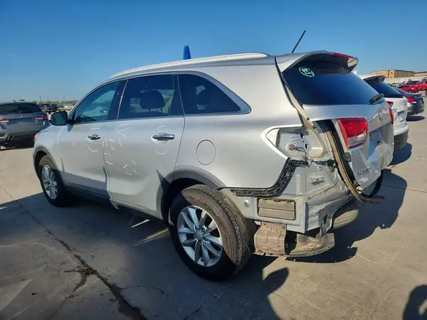 5XYPGDA58JG419656 2018 KIA SORENTO - Image 2