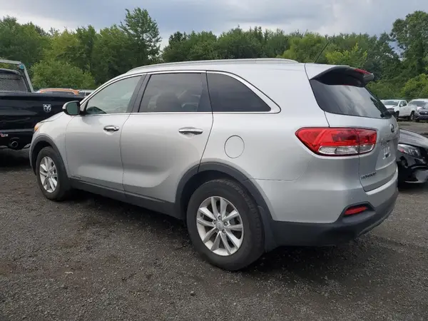 5XYPGDA58JG429197 2018 KIA SORENTO - Image 2