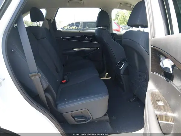 5XYPGDA58KG441304 2019 KIA SORENTO - Image 8