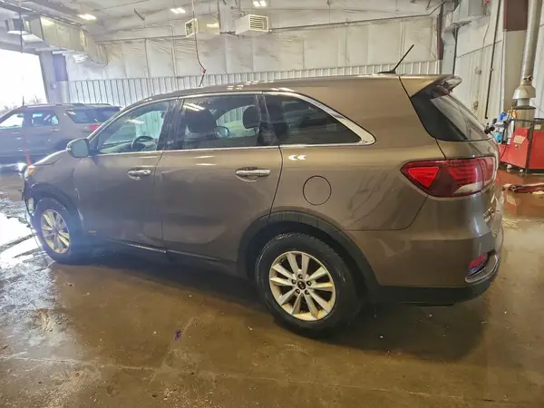5XYPGDA58KG447202 2019 KIA SORENTO - Image 2