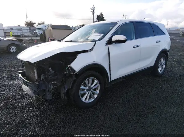 5XYPGDA58KG454778 2019 KIA SORENTO - Image 2