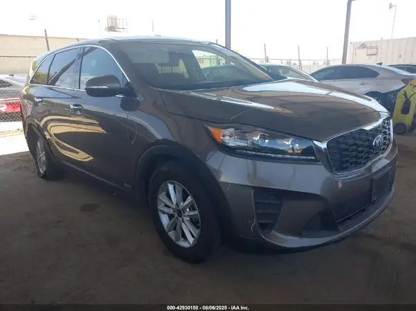 5XYPGDA58KG461293 2019 KIA SORENTO - Image 1