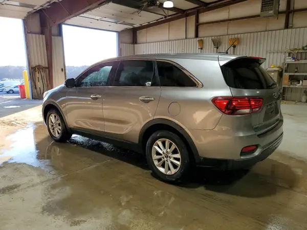 5XYPGDA58KG469880 2019 KIA SORENTO - Image 2
