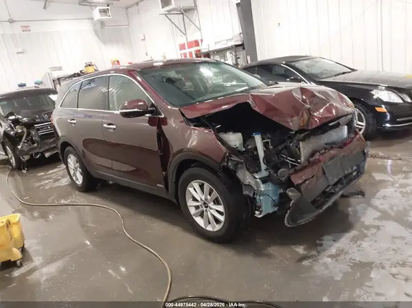 5XYPGDA58KG481298 2019 KIA SORENTO - Image 1