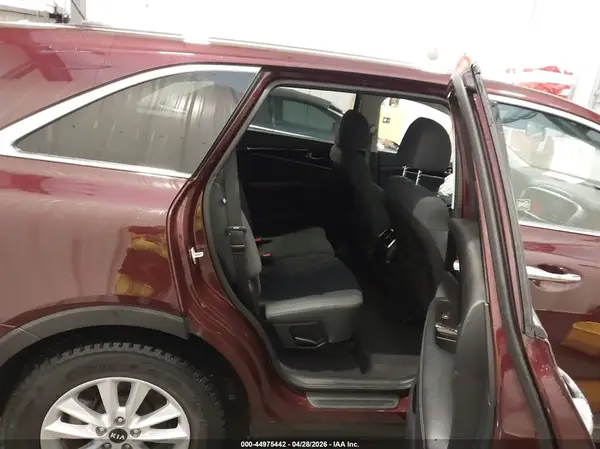 5XYPGDA58KG481298 2019 KIA SORENTO - Image 8