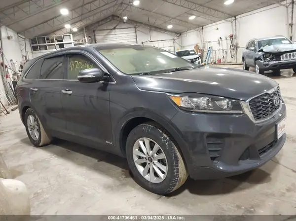 5XYPGDA58KG482886 2019 KIA SORENTO - Image 1