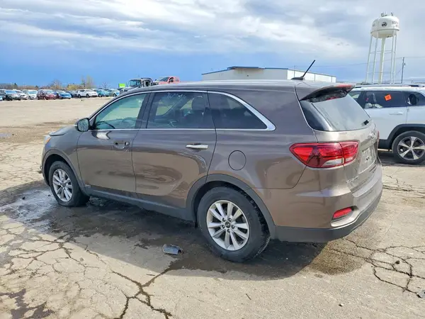 5XYPGDA58KG506085 2019 KIA SORENTO - Image 2