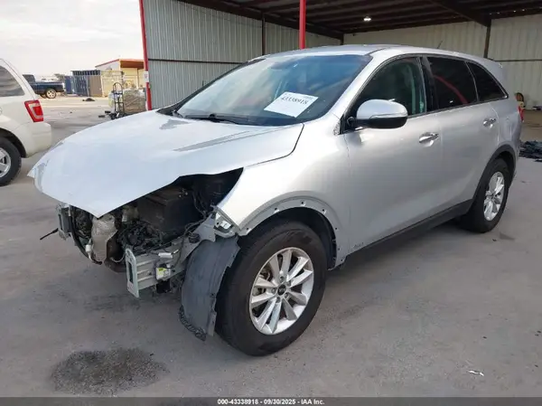 5XYPGDA58KG511349 2019 KIA SORENTO - Image 2