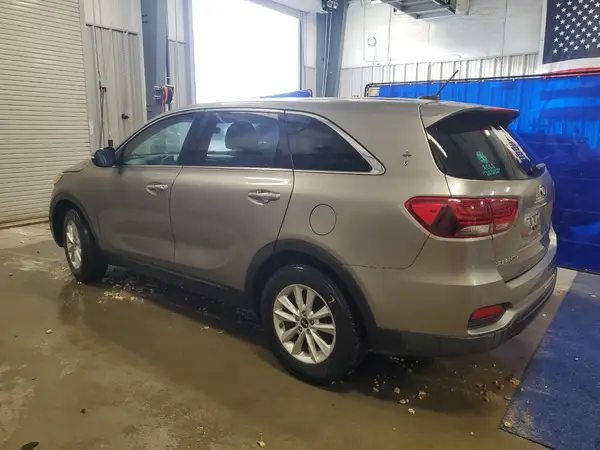 5XYPGDA58KG519242 2019 KIA SORENTO - Image 2