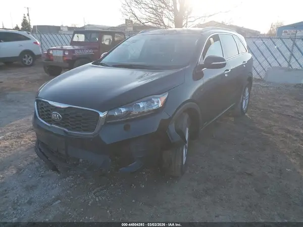5XYPGDA58KG565797 2019 KIA SORENTO - Image 2