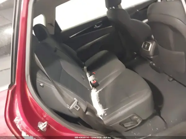 5XYPGDA58KG584186 2019 KIA SORENTO - Image 8