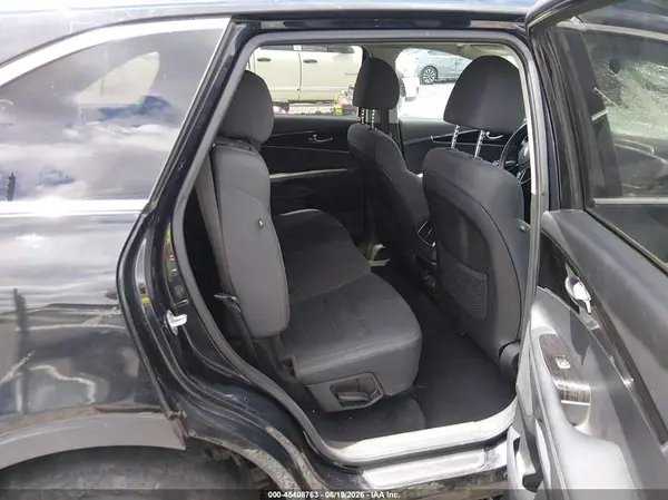 5XYPGDA58KG584981 2019 KIA SORENTO - Image 8