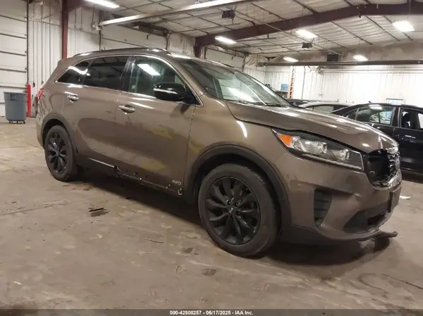 5XYPGDA58KG588030 2019 KIA SORENTO - Image 1