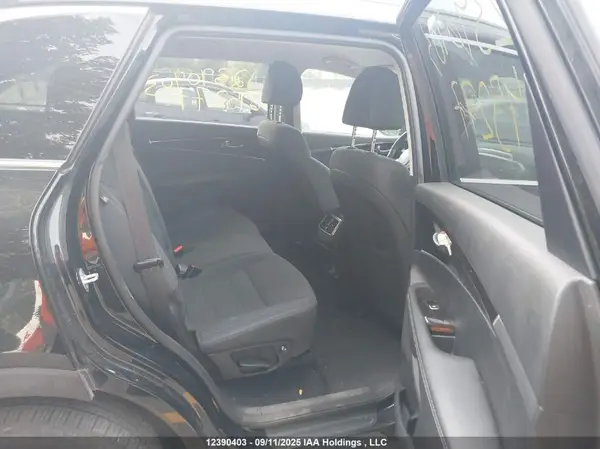 5XYPGDA58LG645277 2020 KIA SORENTO - Image 8