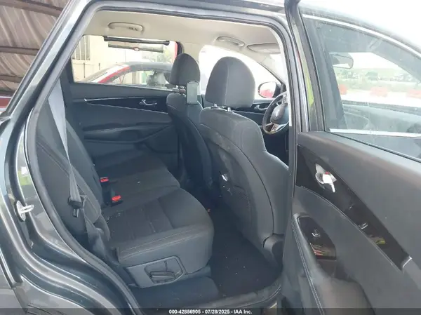 5XYPGDA58LG683155 2020 KIA SORENTO - Image 8