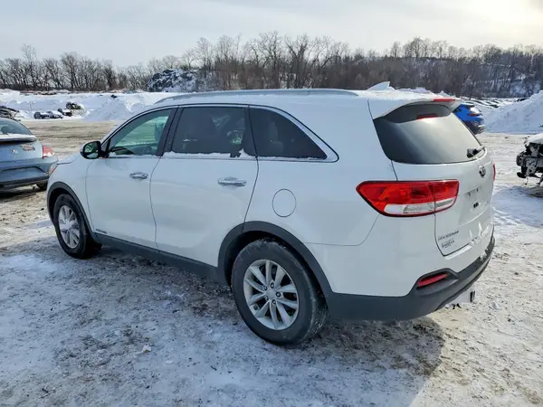 5XYPGDA59GG002703 2016 KIA SORENTO - Image 2
