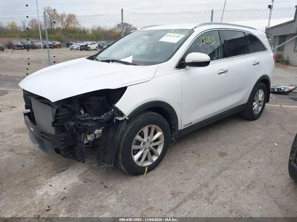 5XYPGDA59GG027391 2016 KIA SORENTO - Image 2