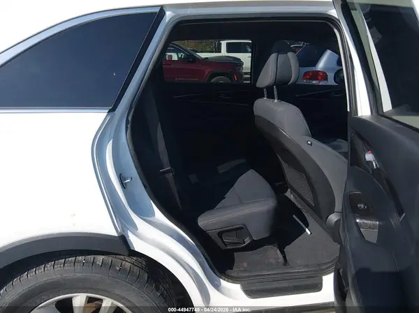 5XYPGDA59GG045339 2016 KIA SORENTO - Image 8