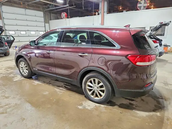 5XYPGDA59GG061430 2016 KIA SORENTO - Image 2