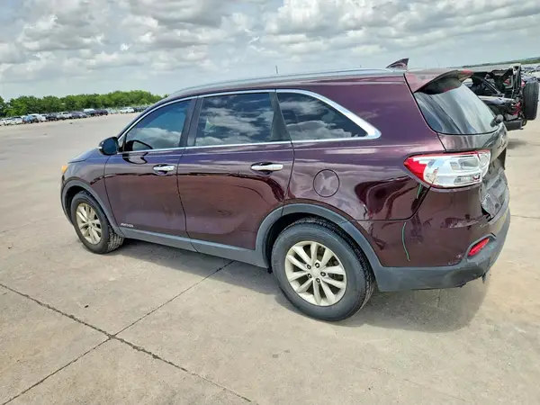 5XYPGDA59GG061976 2016 KIA SORENTO - Image 2