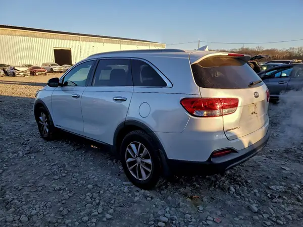 5XYPGDA59GG081547 2016 KIA SORENTO - Image 2