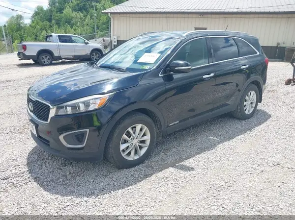 5XYPGDA59GG094704 2016 KIA SORENTO - Image 2