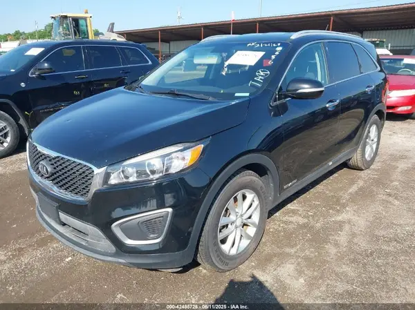 5XYPGDA59GG102686 2016 KIA SORENTO - Image 2