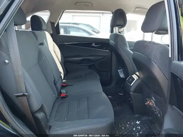 5XYPGDA59GG102686 2016 KIA SORENTO - Image 8