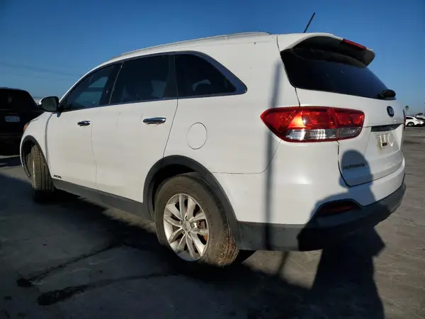 5XYPGDA59GG110920 2016 KIA SORENTO - Image 2