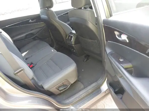 5XYPGDA59GG131041 2016 KIA SORENTO - Image 8