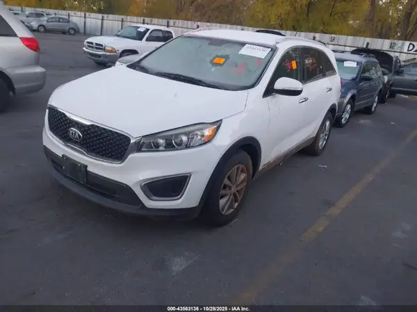 5XYPGDA59GG137700 2016 KIA SORENTO - Image 2