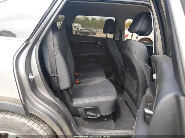 5XYPGDA59GG158157 2016 KIA SORENTO - Image 8