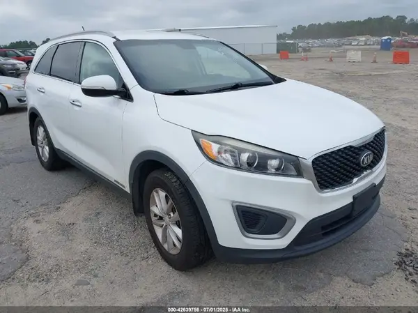 5XYPGDA59GG175475 2016 KIA SORENTO - Image 1