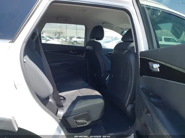 5XYPGDA59GG175489 2016 KIA SORENTO - Image 8