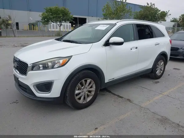 5XYPGDA59GG176092 2016 KIA SORENTO - Image 2