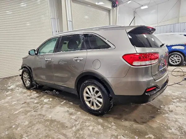 5XYPGDA59HG189488 2017 KIA SORENTO - Image 2