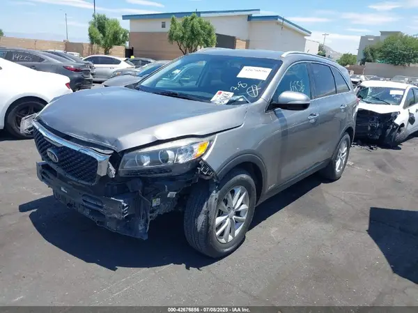 5XYPGDA59HG190897 2017 KIA SORENTO - Image 2