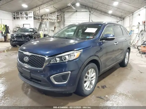 5XYPGDA59HG195257 2017 KIA SORENTO - Image 2