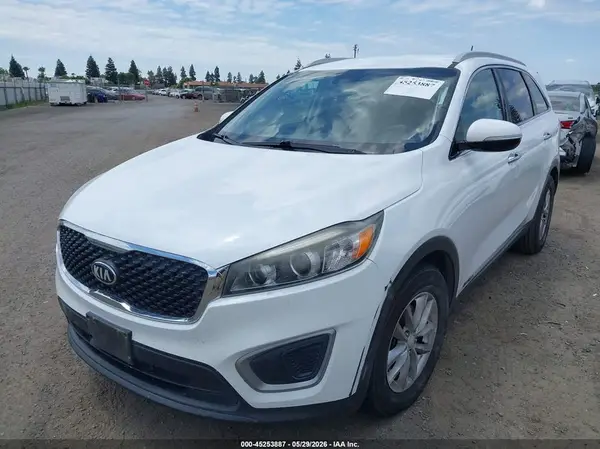 5XYPGDA59HG195405 2017 KIA SORENTO - Image 2