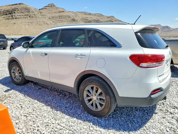 5XYPGDA59HG196148 2017 KIA SORENTO - Image 2