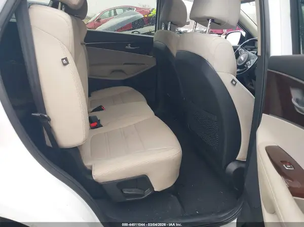 5XYPGDA59HG205124 2017 KIA SORENTO - Image 8