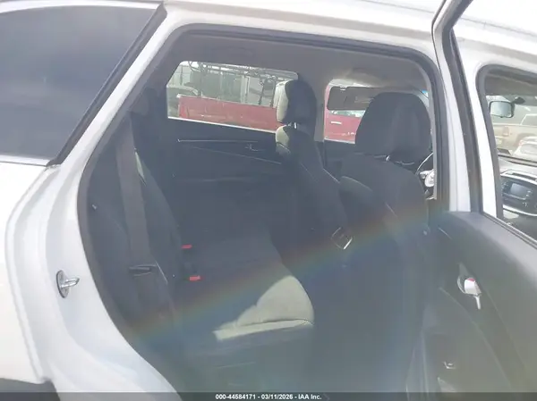 5XYPGDA59HG208489 2017 KIA SORENTO - Image 8